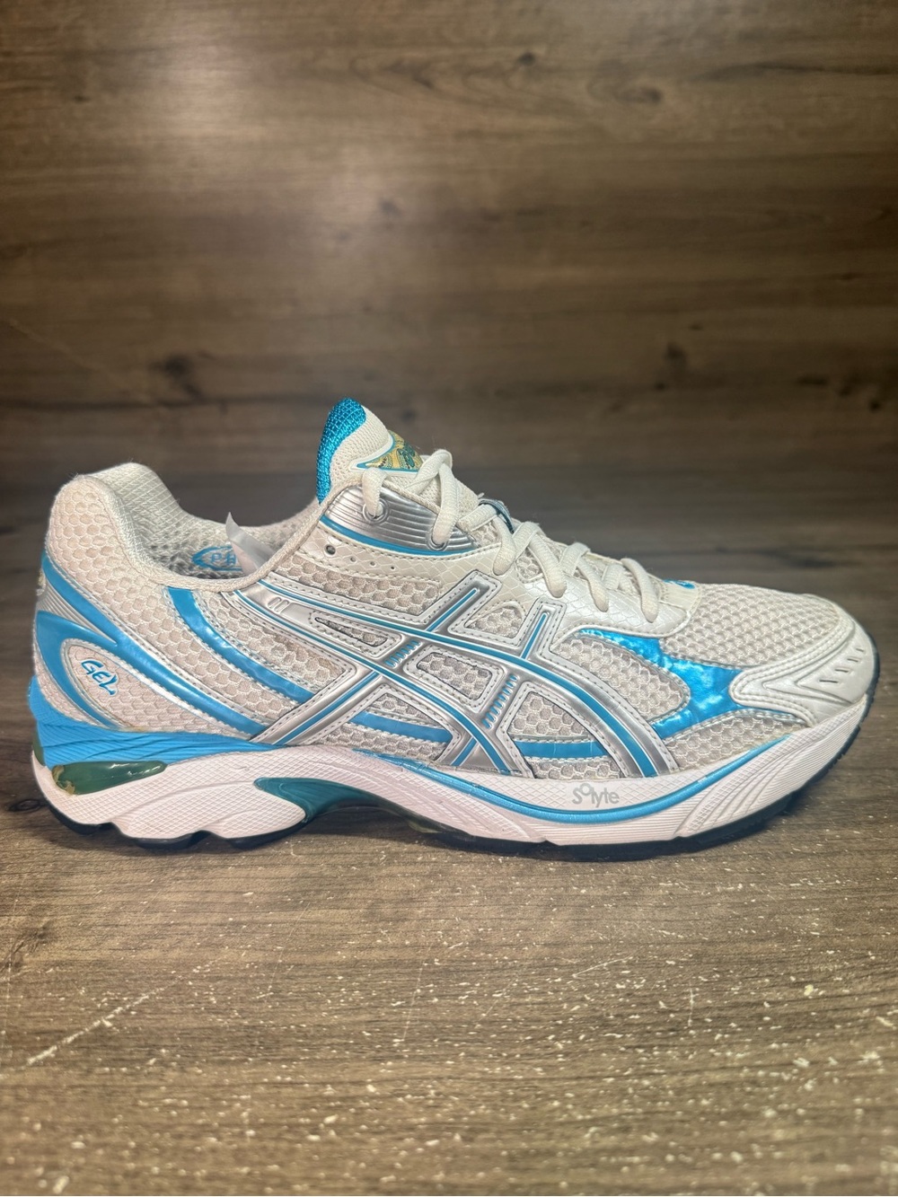 ASICS GT-2150 Women’s 11 T054N White Silver Blue Y2K Retro Running Shoes 2010